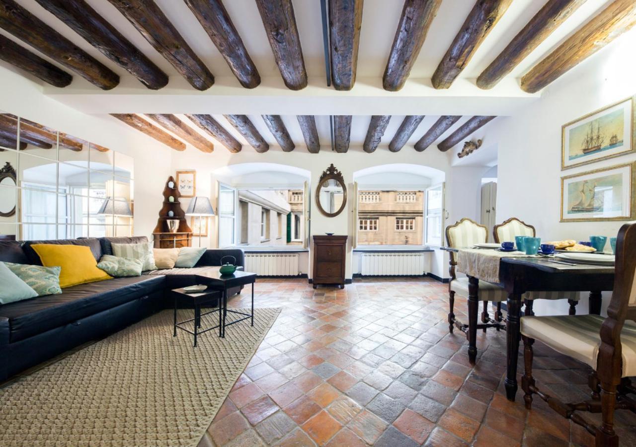 Apartmán Elegante Loft In Centro Storico Acquario Janov Exteriér fotografie