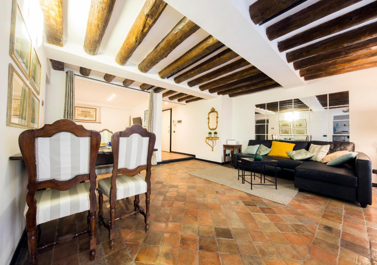 Apartmán Elegante Loft In Centro Storico Acquario Janov Exteriér fotografie